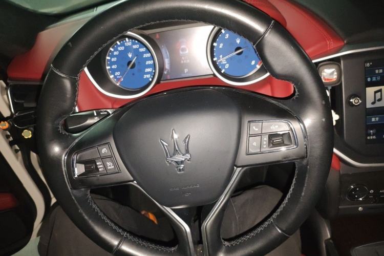 Used Maserati Ghibli 2014 3.0T Standard Edition Steering Wheel