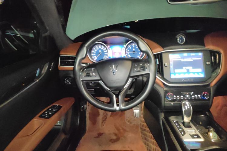 Used Maserati Ghibli 2014 3.0T Standard Edition Steering Wheel