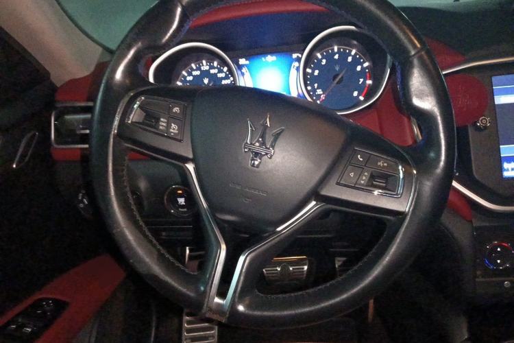 Used Maserati Ghibli 2014 3.0T Standard Edition Steering Wheel