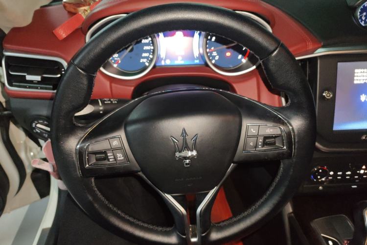 Used Maserati Ghibli 2014 3.0T Standard Edition Steering Wheel
