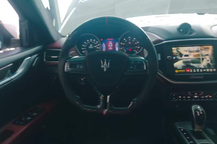 Used Maserati Ghibli 2014 3.0T Standard Edition Steering Wheel