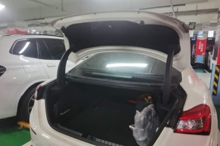Used Maserati Ghibli 2014 3.0T Standard Edition Trunk
