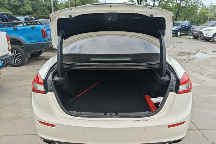 Used Maserati Ghibli 2014 3.0T Standard Edition Trunk