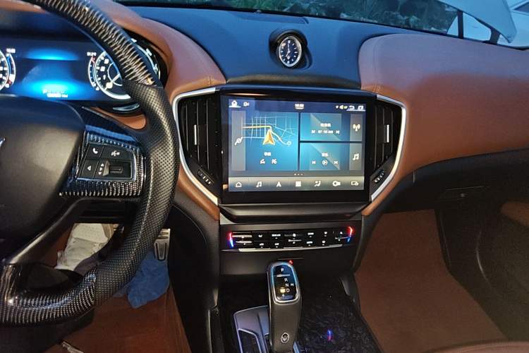 Used Maserati Ghibli 2014 3.0T Standard Edition Audio And AC Panel