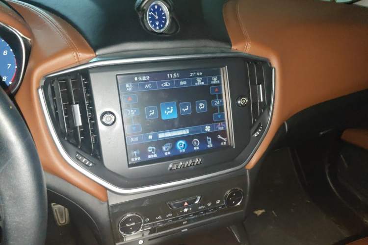 Used Maserati Ghibli 2014 3.0T Standard Edition Audio And AC Panel