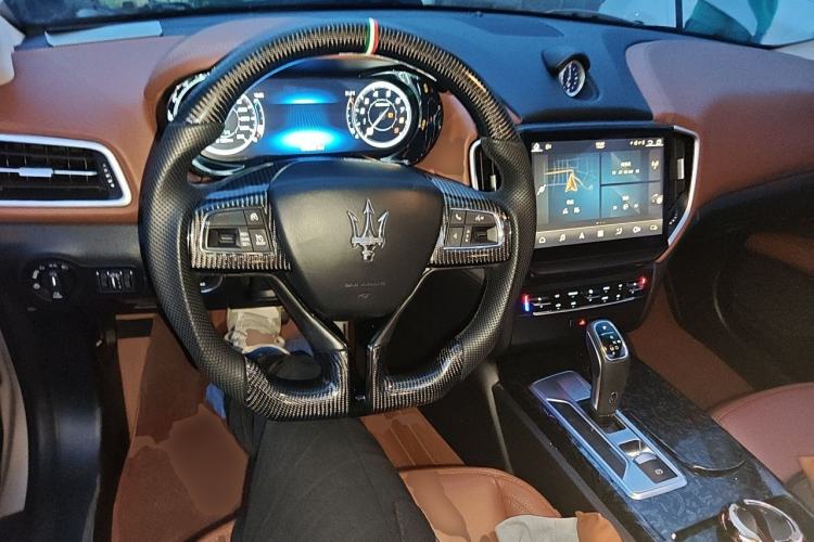 Used Maserati Ghibli 2014 3.0T Standard Edition Center Console