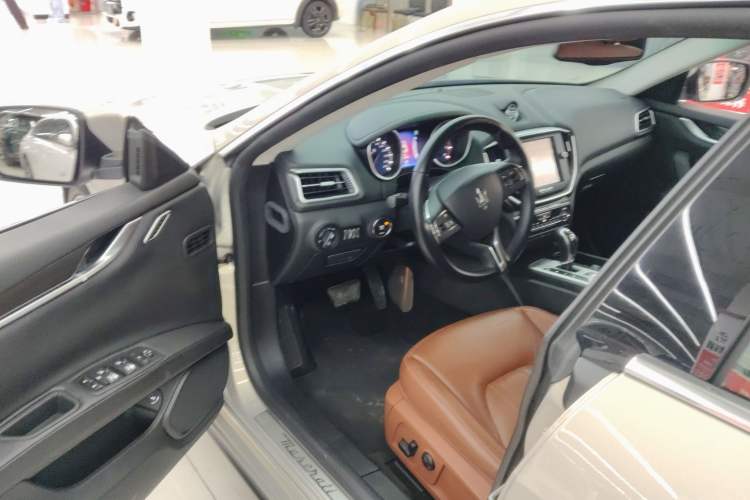 Used Maserati Ghibli 2014 3.0T Standard Edition Driver Seat