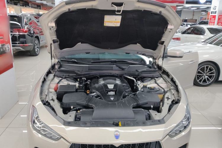 Used Maserati Ghibli 2014 3.0T Standard Edition Engine Bay