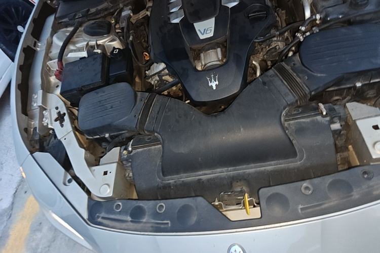 Used Maserati Ghibli 2014 3.0T Standard Edition Engine Bay