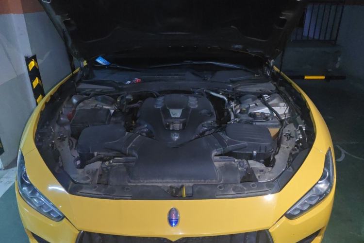 Used Maserati Ghibli 2014 3.0T Standard Edition Engine Bay