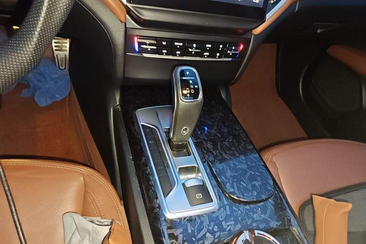 Used Maserati Ghibli 2014 3.0T Standard Edition Gear Lever