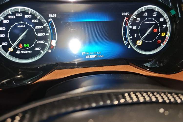 Used Maserati Ghibli 2014 3.0T Standard Edition Odometer Close Up
