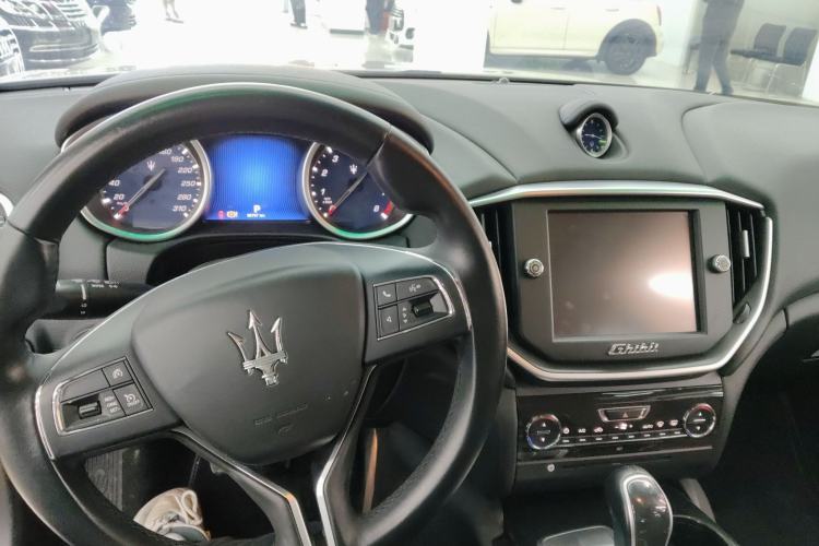 Used Maserati Ghibli 2014 3.0T Standard Edition Steering Wheel