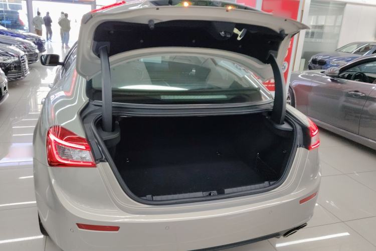 Used Maserati Ghibli 2014 3.0T Standard Edition Trunk