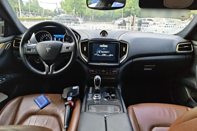 Used Maserati Ghibli 2017 3.0T Standard Edition Center Console