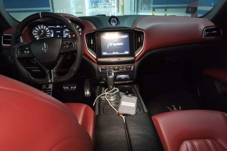 Used Maserati Ghibli 2017 3.0T Standard Edition Center Console