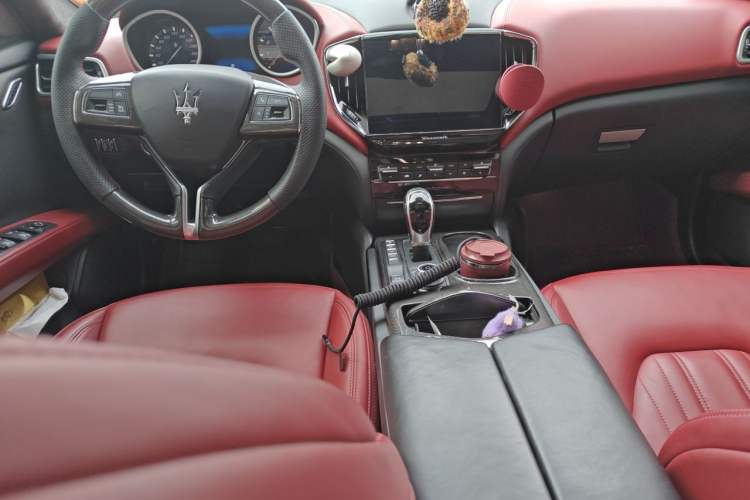 Used Maserati Ghibli 2017 3.0T Standard Edition Center Console