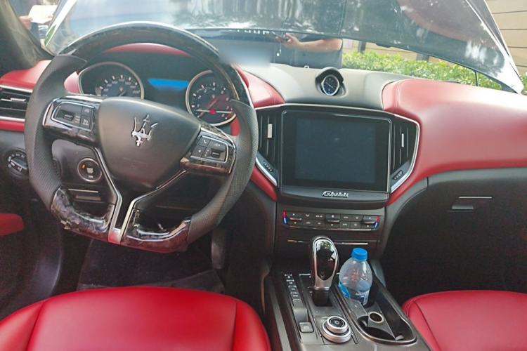 Used Maserati Ghibli 2017 3.0T Standard Edition Center Console