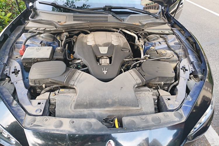 Used Maserati Ghibli 2017 3.0T Standard Edition Engine Bay