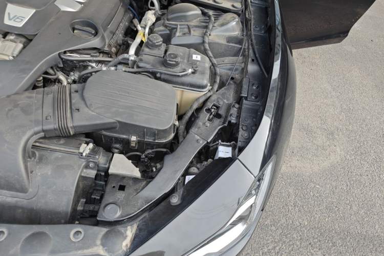 Used Maserati Ghibli 2017 3.0T Standard Edition Engine Bay Left