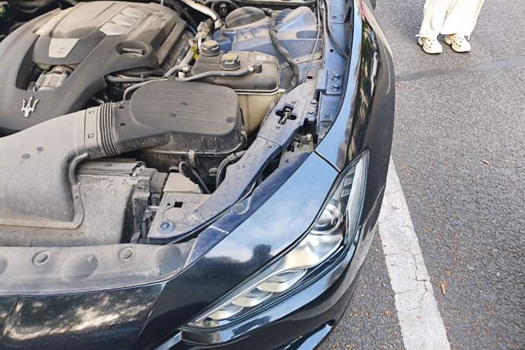 Used Maserati Ghibli 2017 3.0T Standard Edition Engine Bay Left