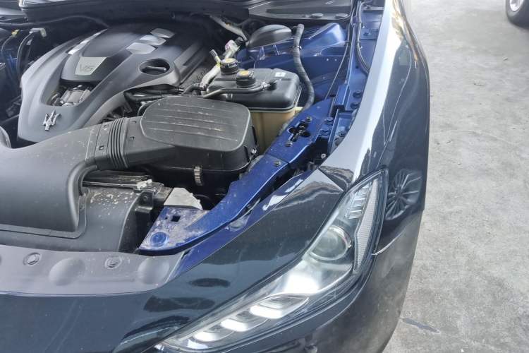 Used Maserati Ghibli 2017 3.0T Standard Edition Engine Bay Left