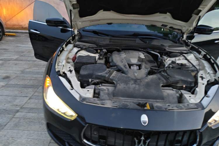 Used Maserati Ghibli 2017 3.0T Standard Edition Engine Bay Right
