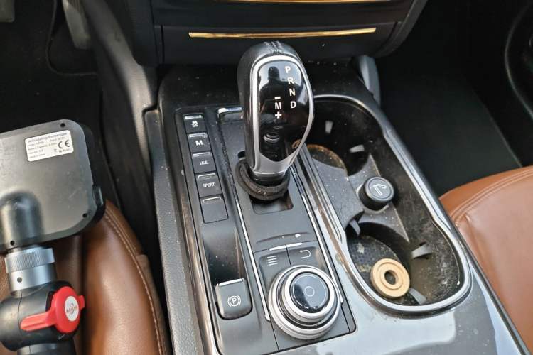 Used Maserati Ghibli 2017 3.0T Standard Edition Gear Lever