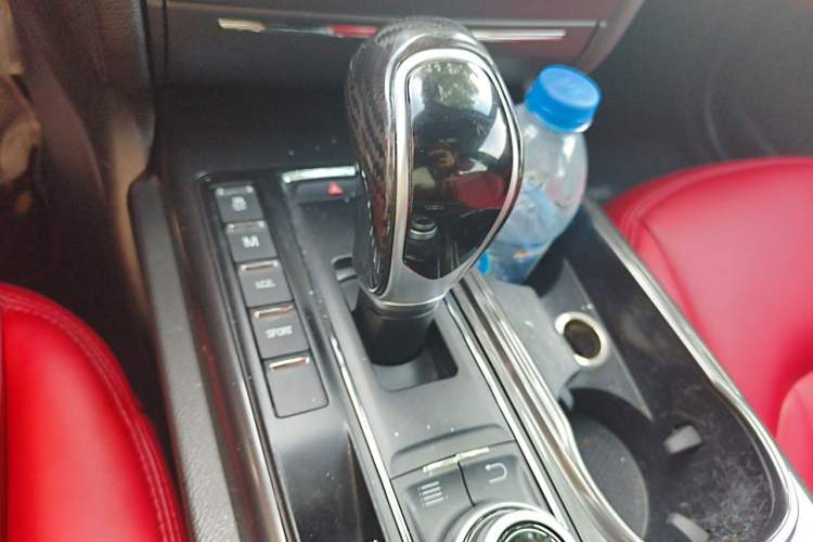Used Maserati Ghibli 2017 3.0T Standard Edition Gear Lever