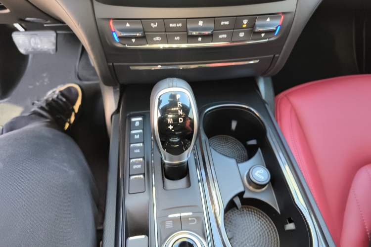 Used Maserati Ghibli 2017 3.0T Standard Edition Gear Lever