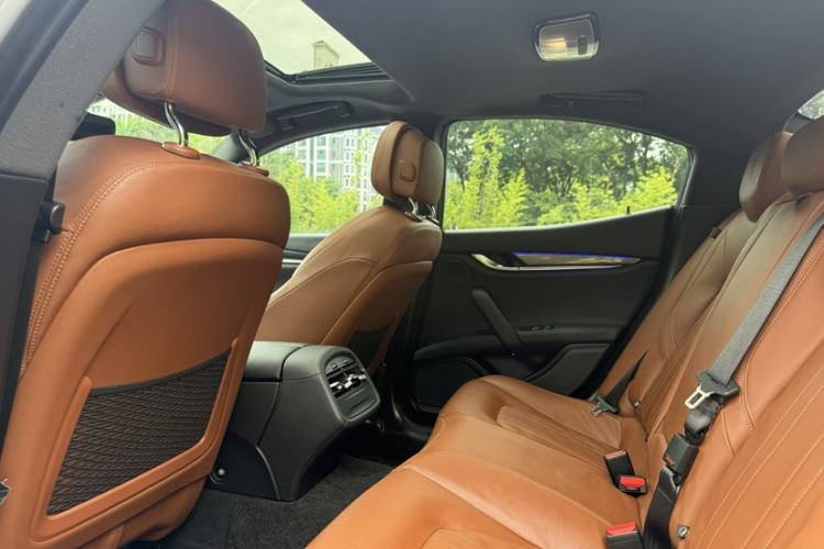 Used Maserati Ghibli 2017 3.0T Standard Edition Interior 10