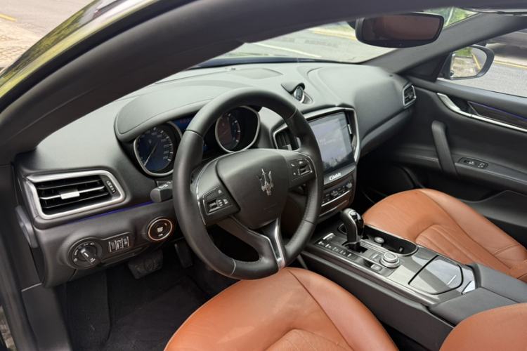 Used Maserati Ghibli 2017 3.0T Standard Edition Interior 11