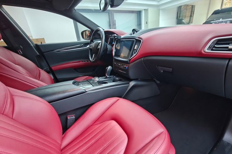 Used Maserati Ghibli 2017 3.0T Standard Edition Interior 4