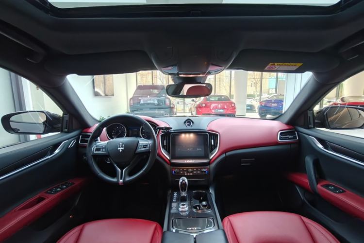 Used Maserati Ghibli 2017 3.0T Standard Edition Interior 8