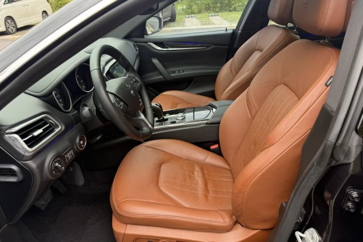 Used Maserati Ghibli 2017 3.0T Standard Edition Interior 8