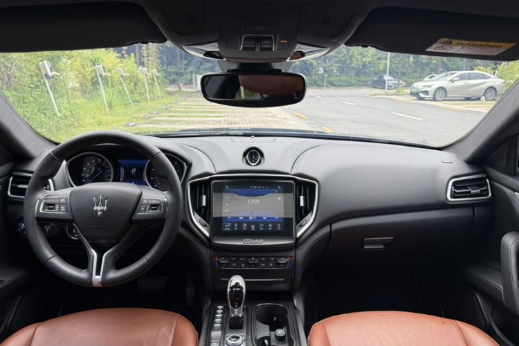 Used Maserati Ghibli 2017 3.0T Standard Edition Interior 9