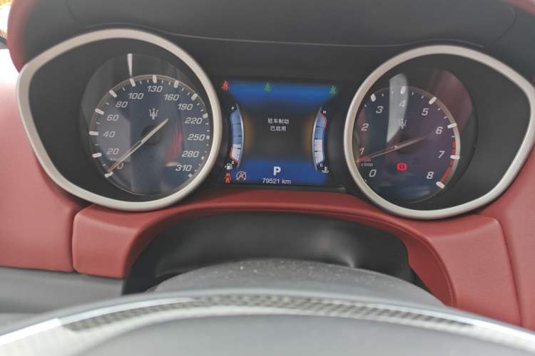 Used Maserati Ghibli 2017 3.0T Standard Edition Odometer Close Up