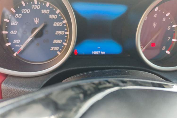 Used Maserati Ghibli 2017 3.0T Standard Edition Odometer Close Up