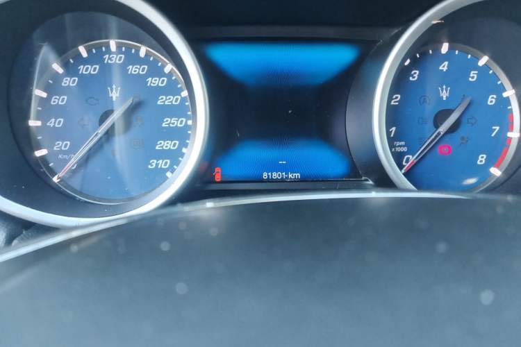 Used Maserati Ghibli 2017 3.0T Standard Edition Odometer Close Up