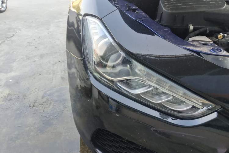 Used Maserati Ghibli 2017 3.0T Standard Edition Right Front Headlight