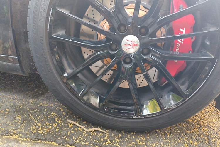 Used Maserati Ghibli 2017 3.0T Standard Edition Right Front Wheel Hub