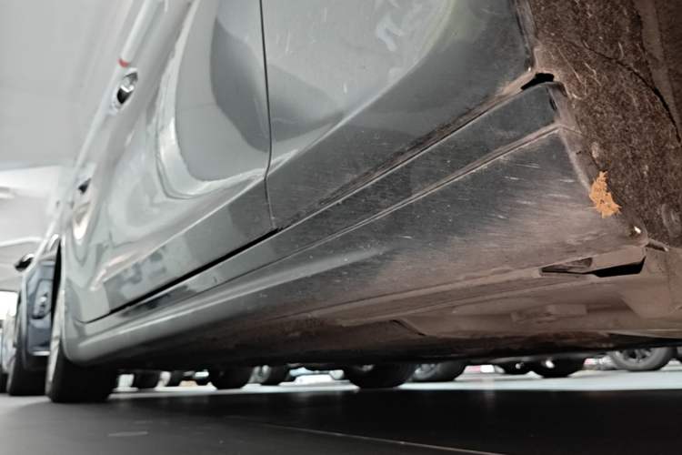 Used Maserati Ghibli 2017 3.0T Standard Edition Right Side Sill