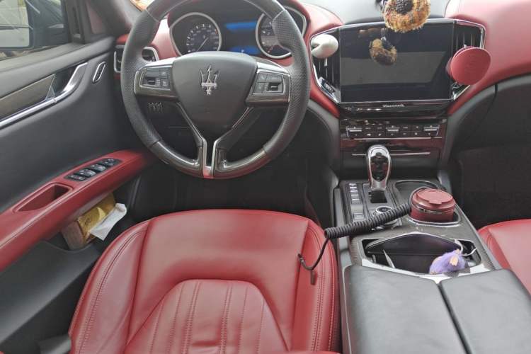Used Maserati Ghibli 2017 3.0T Standard Edition Steering Wheel