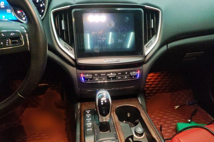 Used Maserati Ghibli 2017 3.0T Standard Edition Audio And AC Panel
