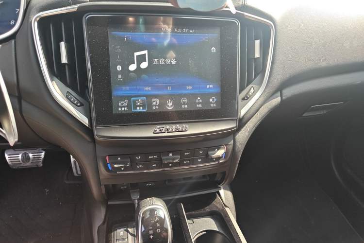 Used Maserati Ghibli 2017 3.0T Standard Edition Audio And AC Panel