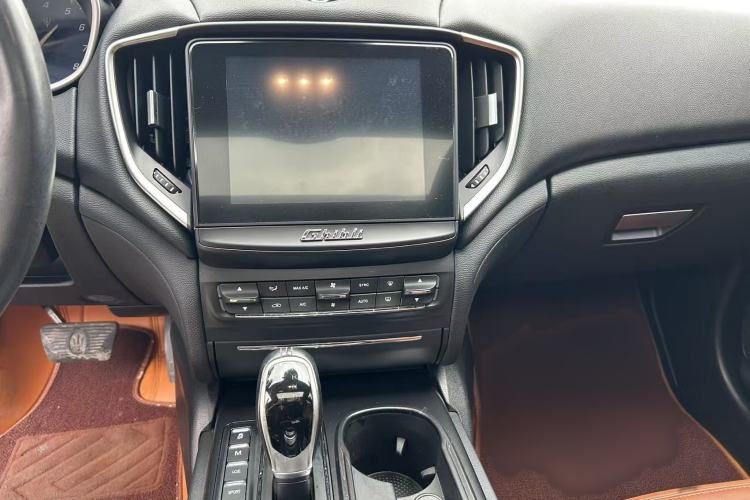 Used Maserati Ghibli 2017 3.0T Standard Edition Audio And AC Panel