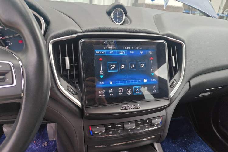 Used Maserati Ghibli 2017 3.0T Standard Edition Audio And AC Panel