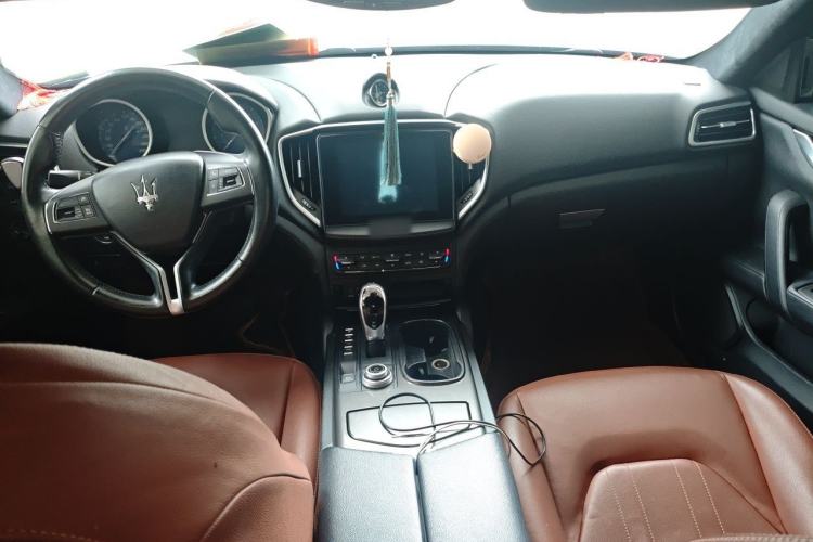 Used Maserati Ghibli 2017 3.0T Standard Edition Center Console