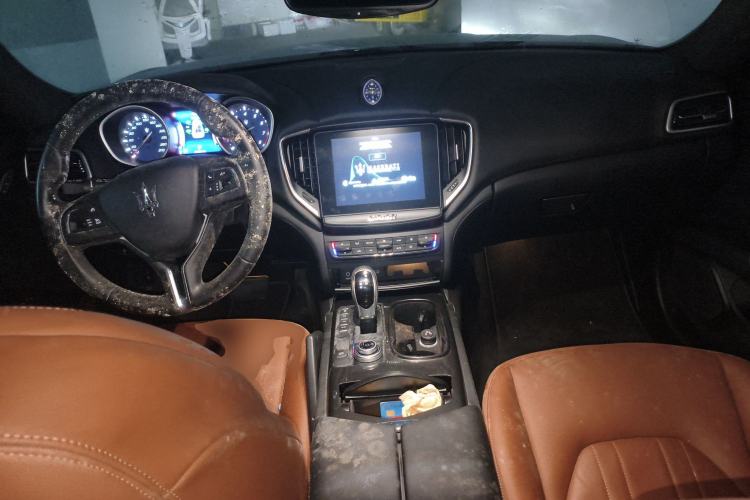 Used Maserati Ghibli 2017 3.0T Standard Edition Center Console