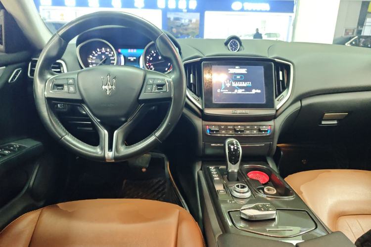 Used Maserati Ghibli 2017 3.0T Standard Edition Center Console
